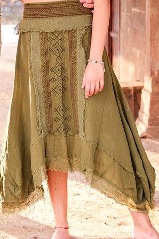 Nirvighna Skirt