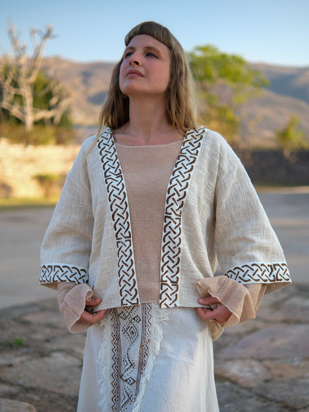 Aura Shrug