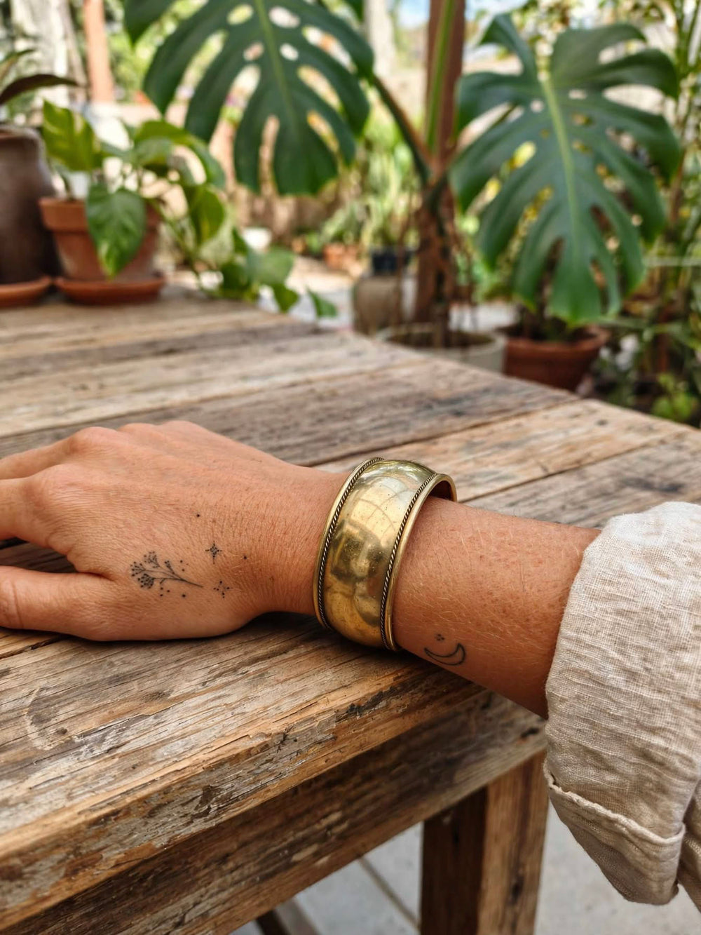 Zarrin – Antique Gold Cuff Bracelet