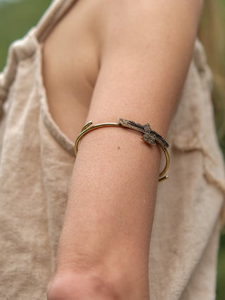 Isis Wing Armlet