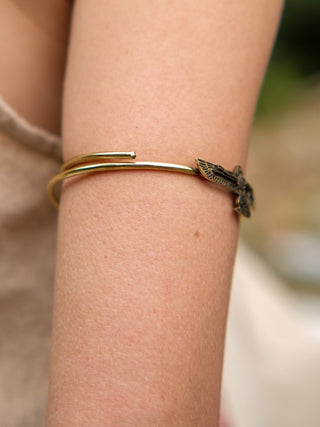 Isis Wing Armlet