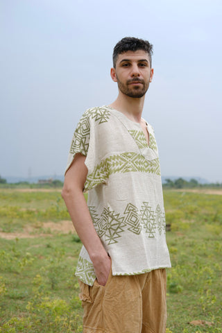 Gaayu Kurta