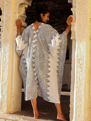 Vimarsa Kimono