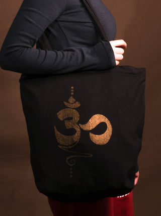 Aum Tote bag