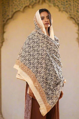 Saumya Shawl