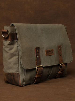 Othello messenger Bag