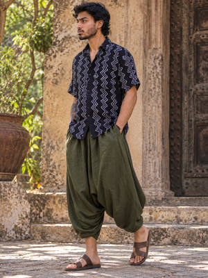 Open collar and fine white zigzag print on the black baggy shirt for men, close front view