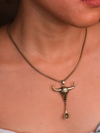 Bull Snuff Spoon Necklace - Crystal Heal