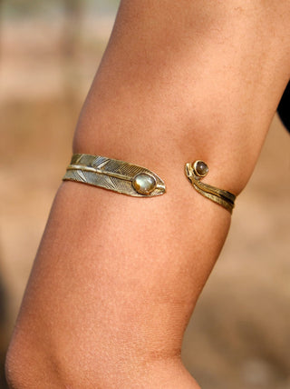 Feather Armlet - Crystal Heal