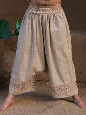 Beige Yogi Palazzo Pants, close view of the frayed chevron trim waistband